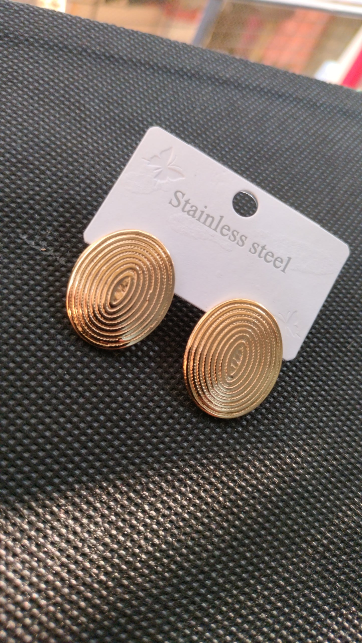 Circle shape earring