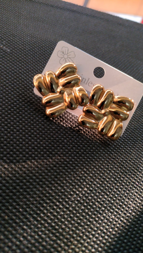 Spiral square earring